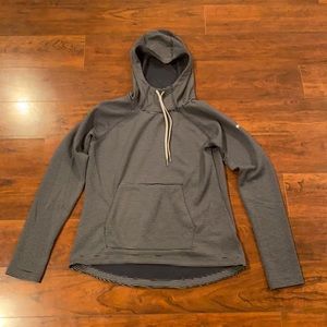Women’s Columbia pullover.